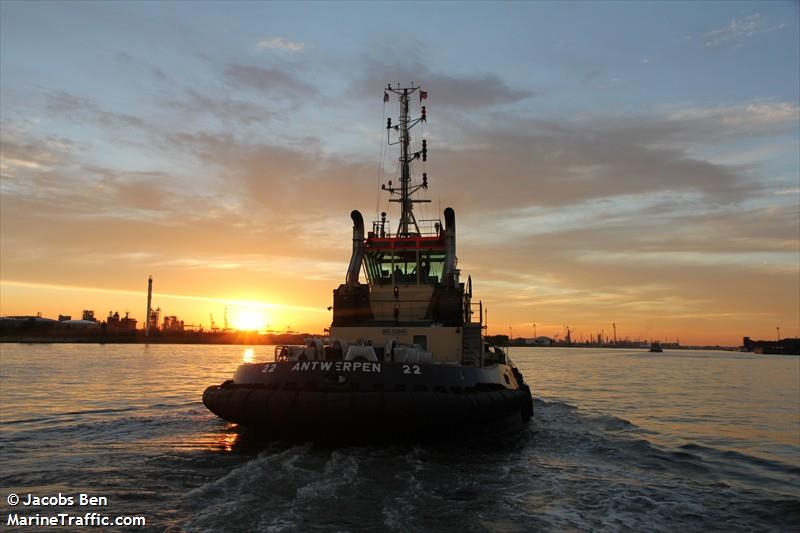 TUG 22 FOTO