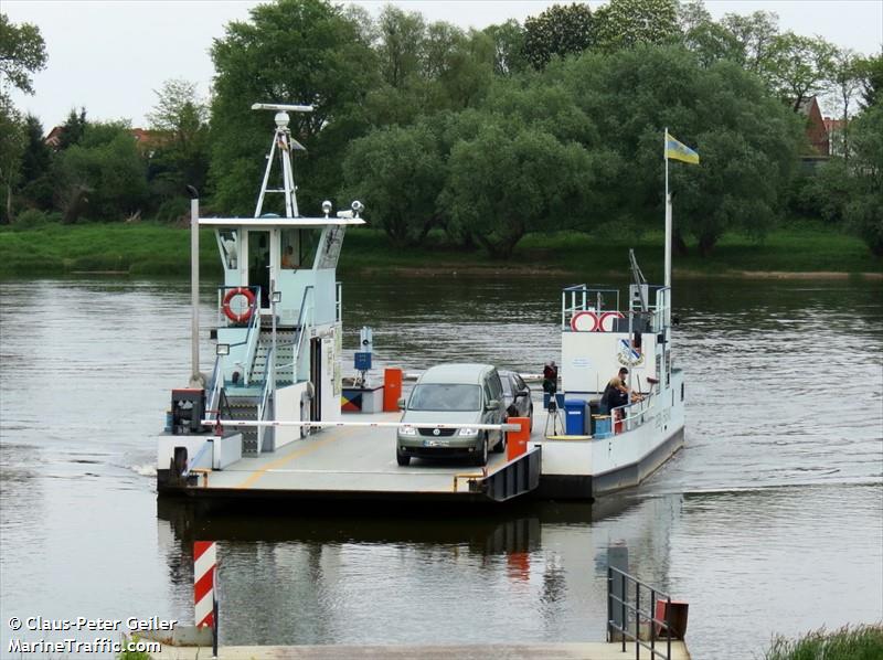 FAEHRE FERCHLAND FOTO