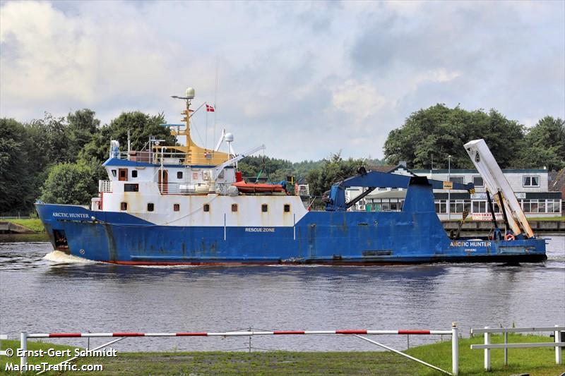 MV ARCTIC HUNTER FOTO