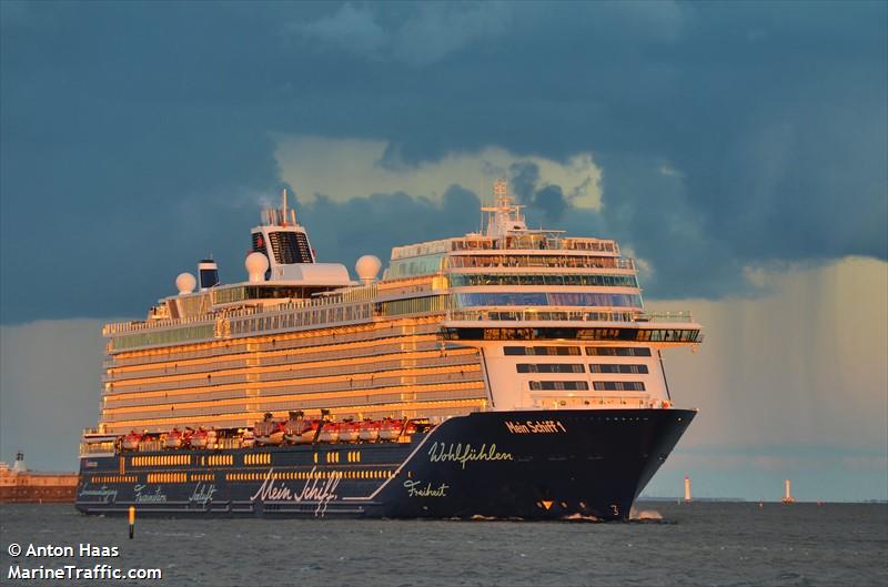 MEIN SCHIFF 1 FOTO