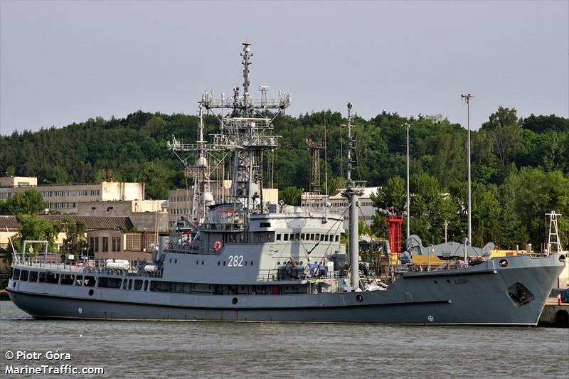 POLISH WARSHIP 282 FOTO