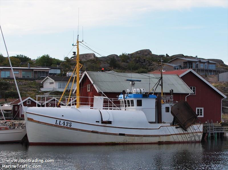 LL425 VIKEFJORD FOTO