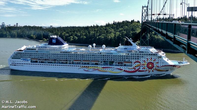 NORWEGIAN SUN FOTO