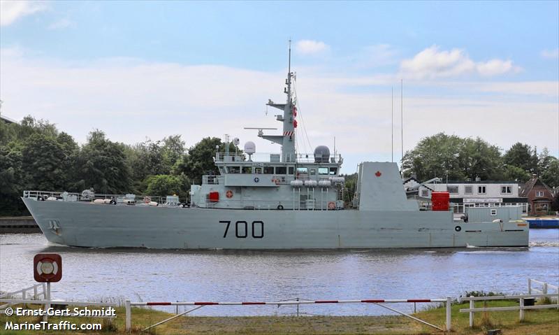 CDN WARSHIP 700      FOTO