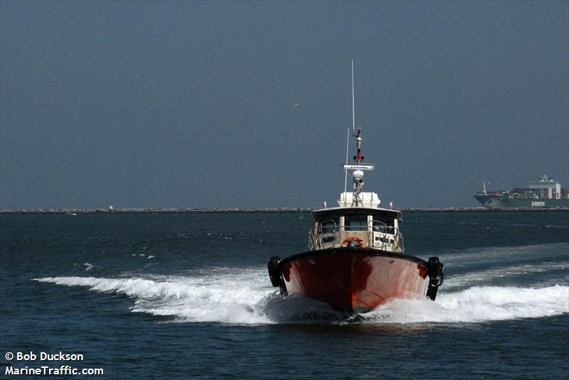 PILOT BOAT BANNING FOTO