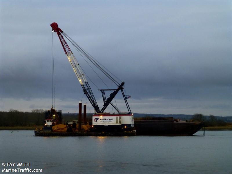 DREDGE PATRIOT FOTO