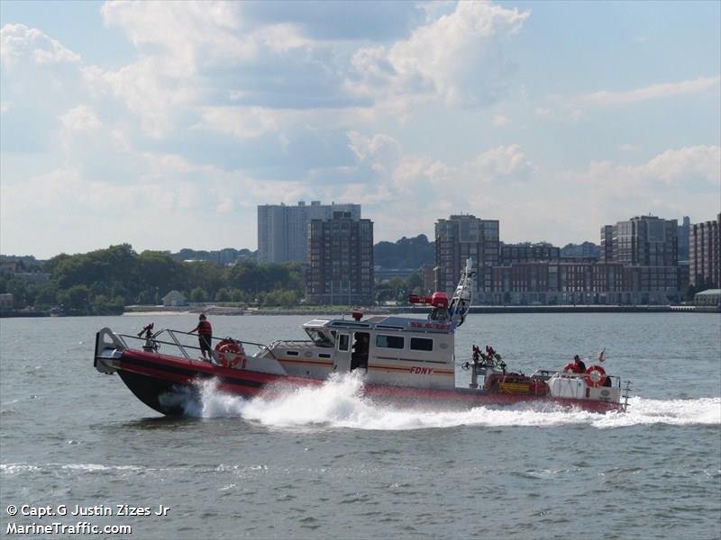 FDNY F.B BRAVEST FOTO