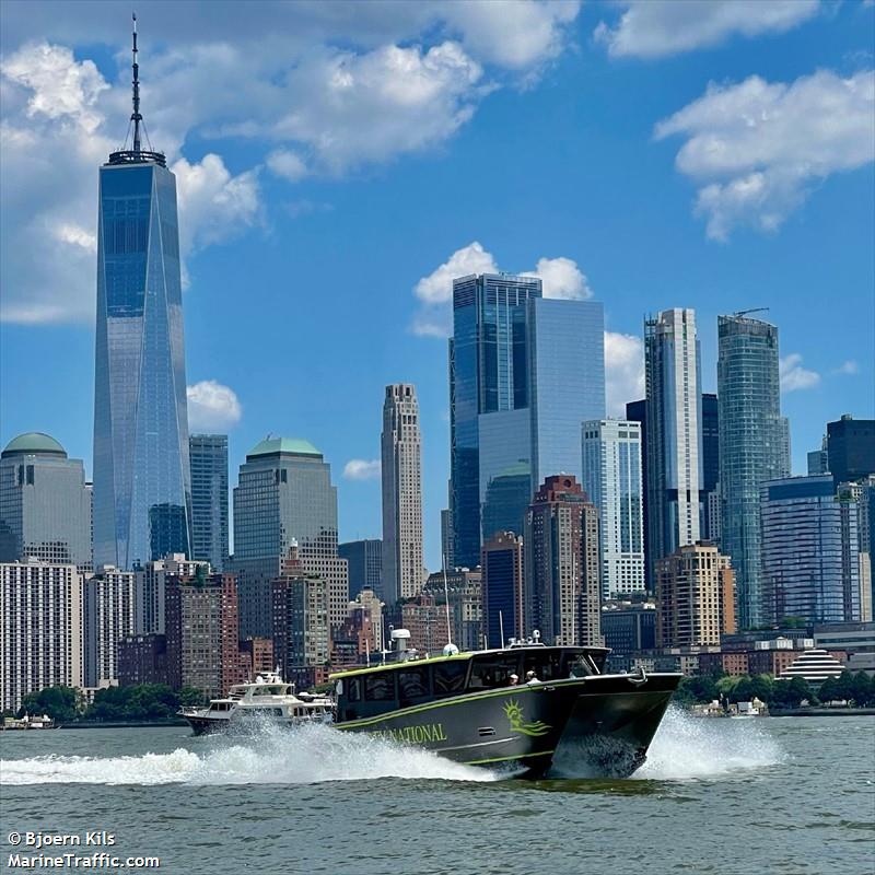 LIBERTY NATIONAL FOTO