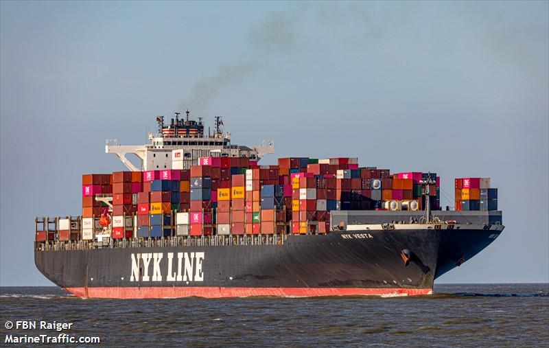 NYK VESTA FOTO