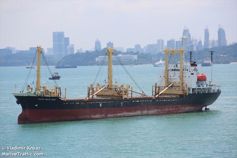 MV KUTAI RAYA DUA FOTO