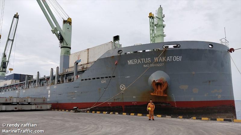 MV MERATUS WAKATOBI FOTO