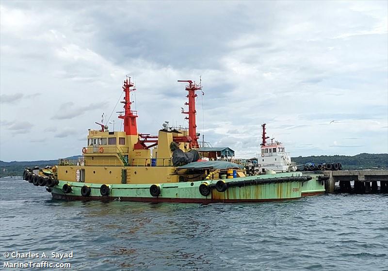 TUG 50 FOTO